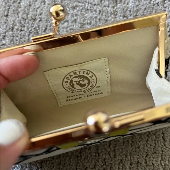 Spartina 449 Geometric Pattern Kisslock Coin Purse - Picture 9 of 10